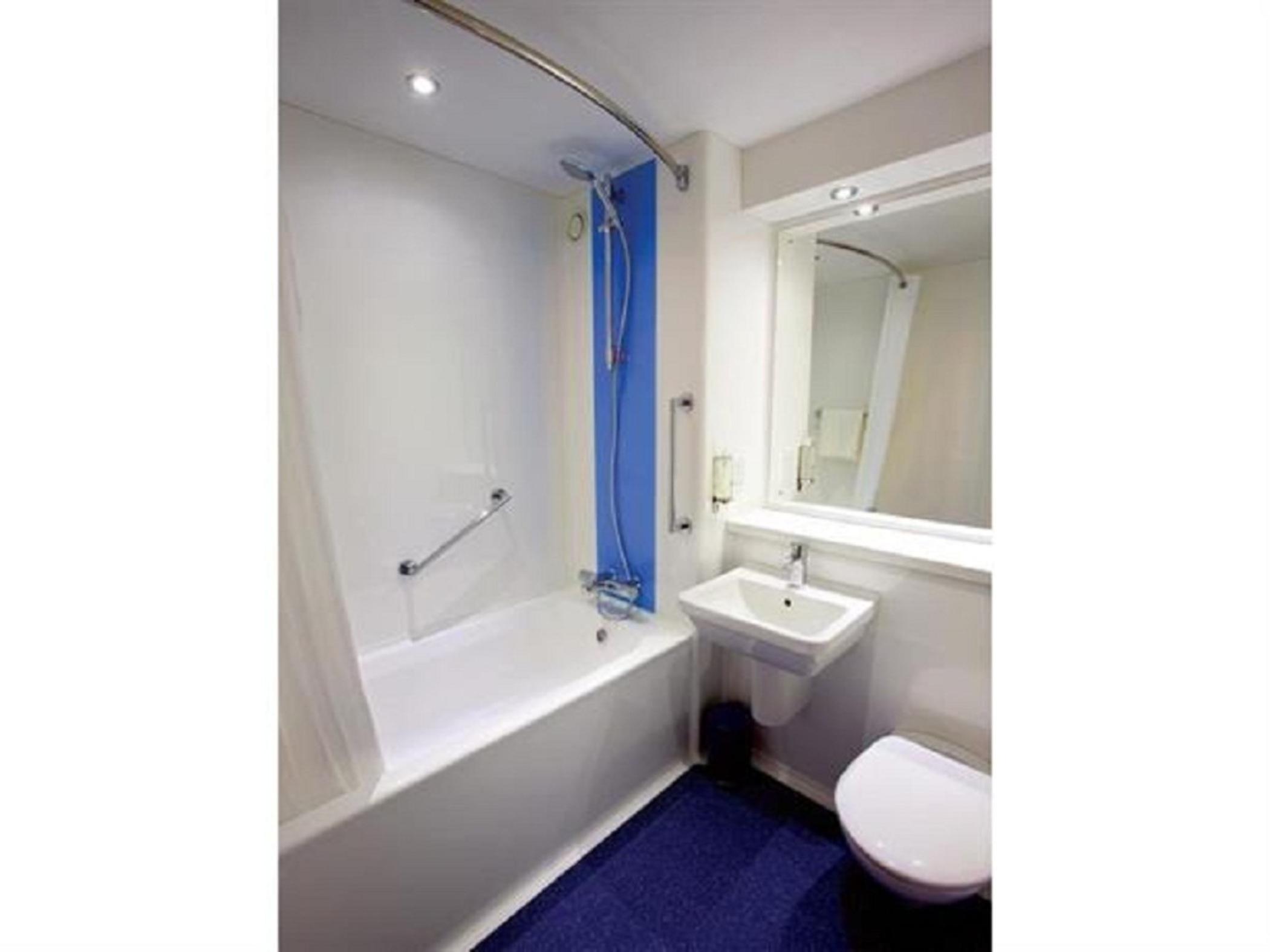 Travelodge Swansea Central Buitenkant foto