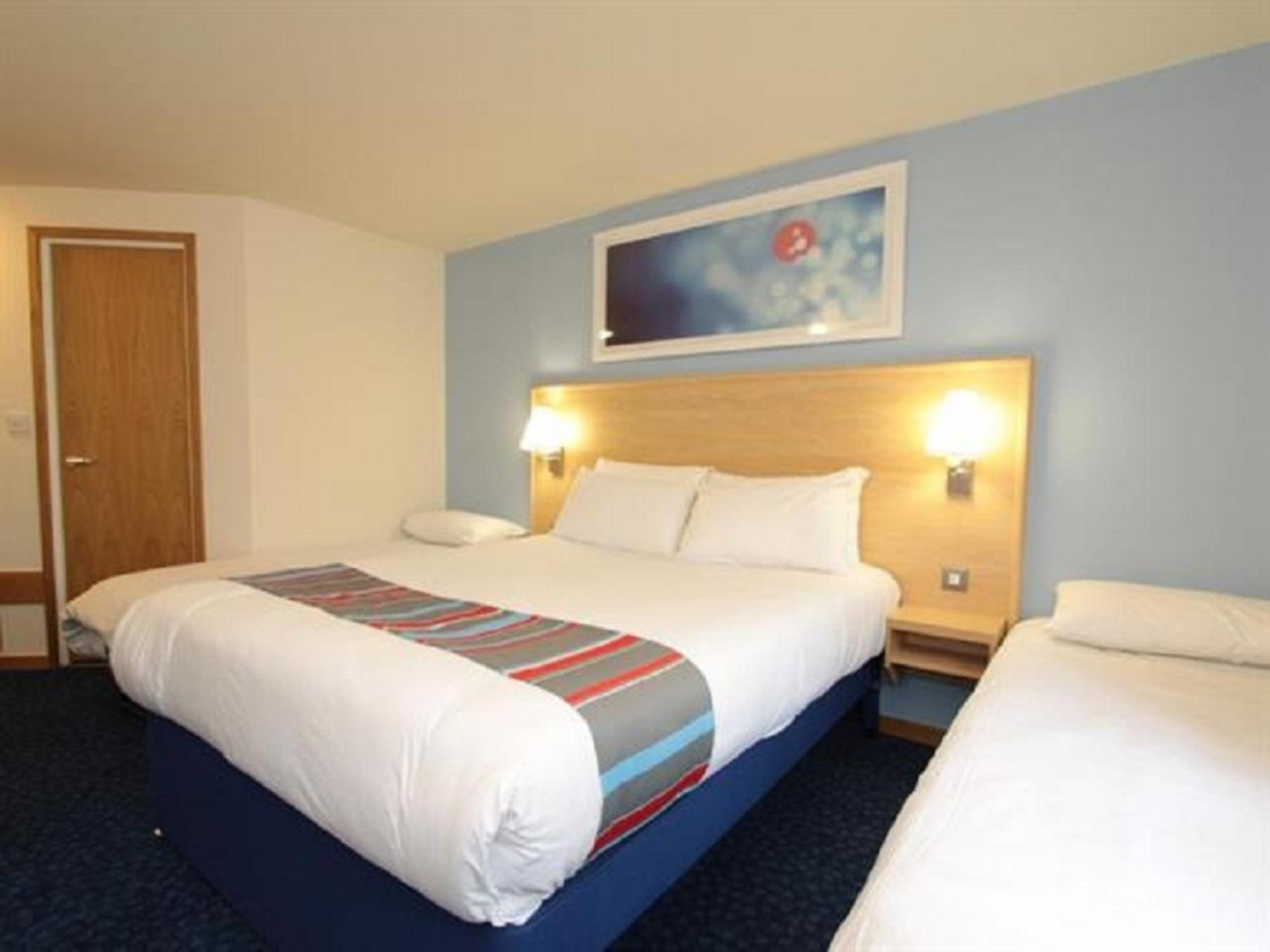 Travelodge Swansea Central Buitenkant foto