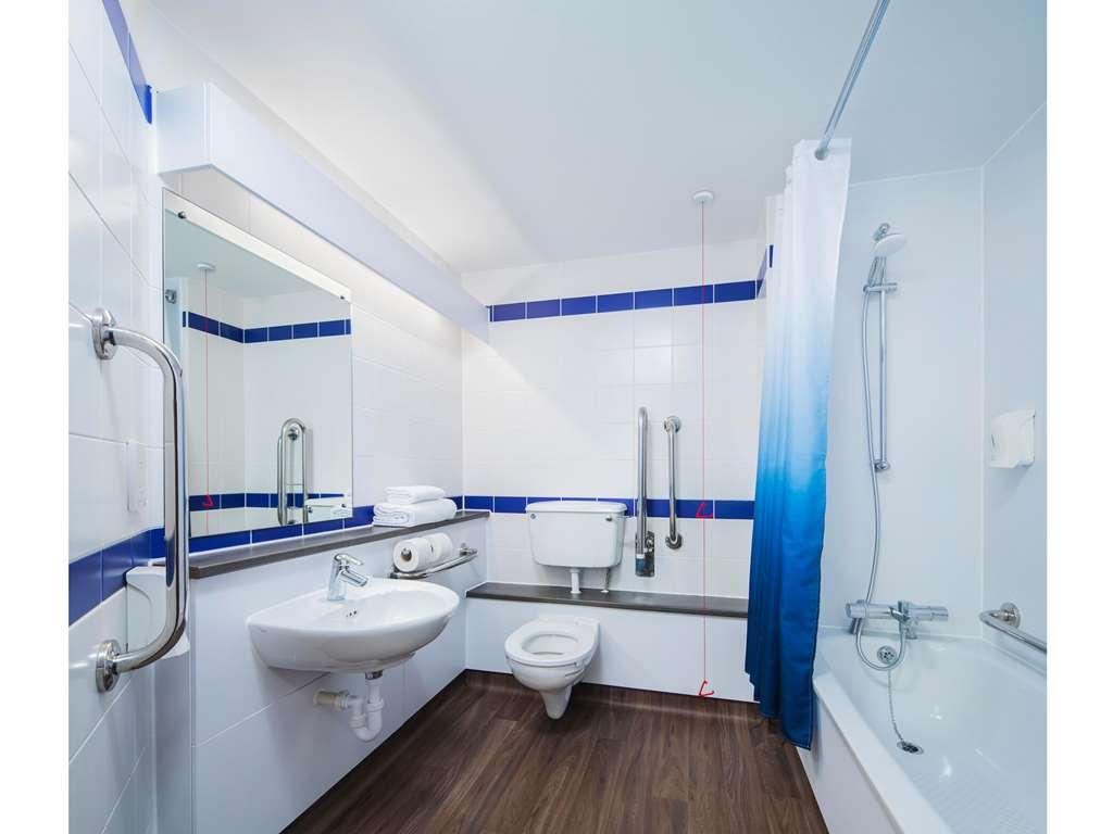 Travelodge Swansea Central Kamer foto
