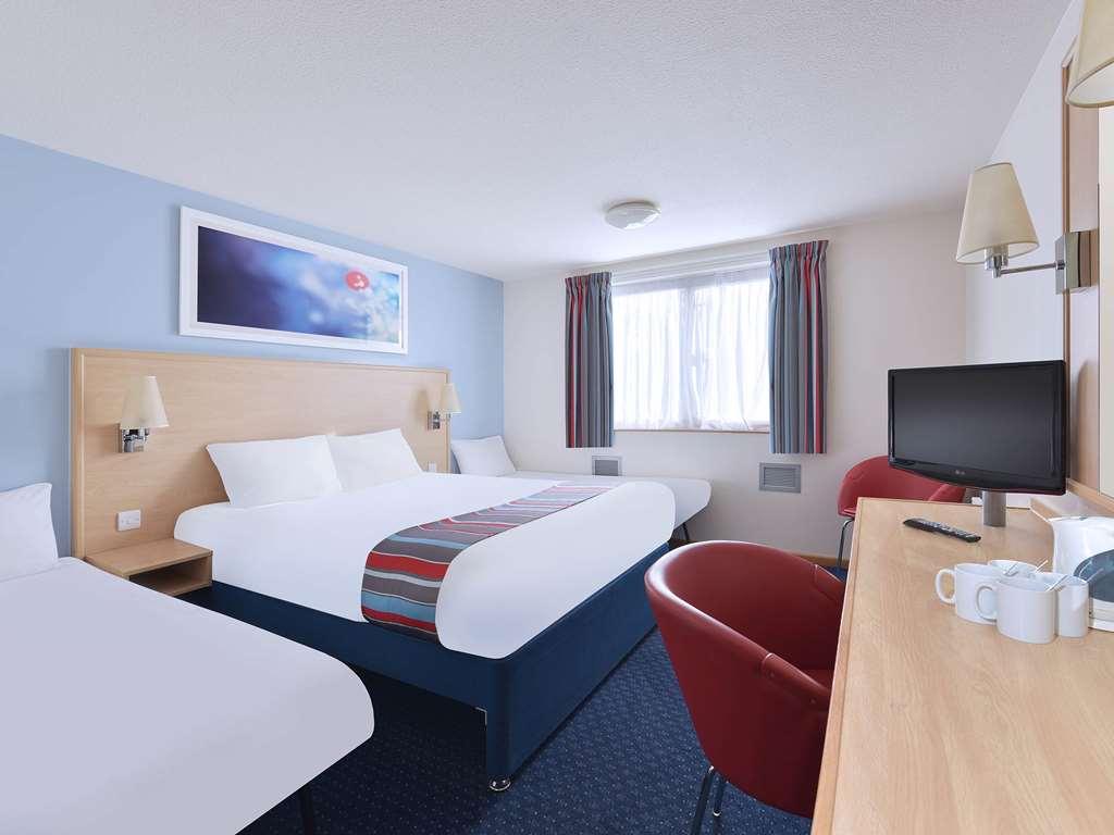 Travelodge Swansea Central Kamer foto