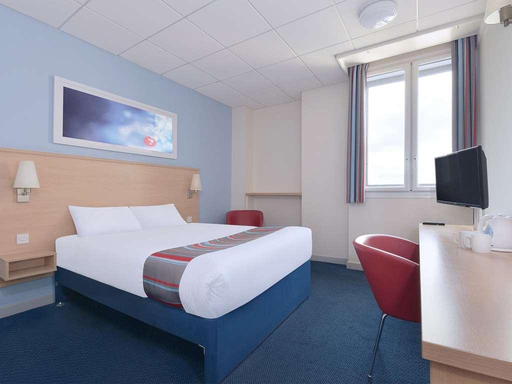 Travelodge Swansea Central Kamer foto