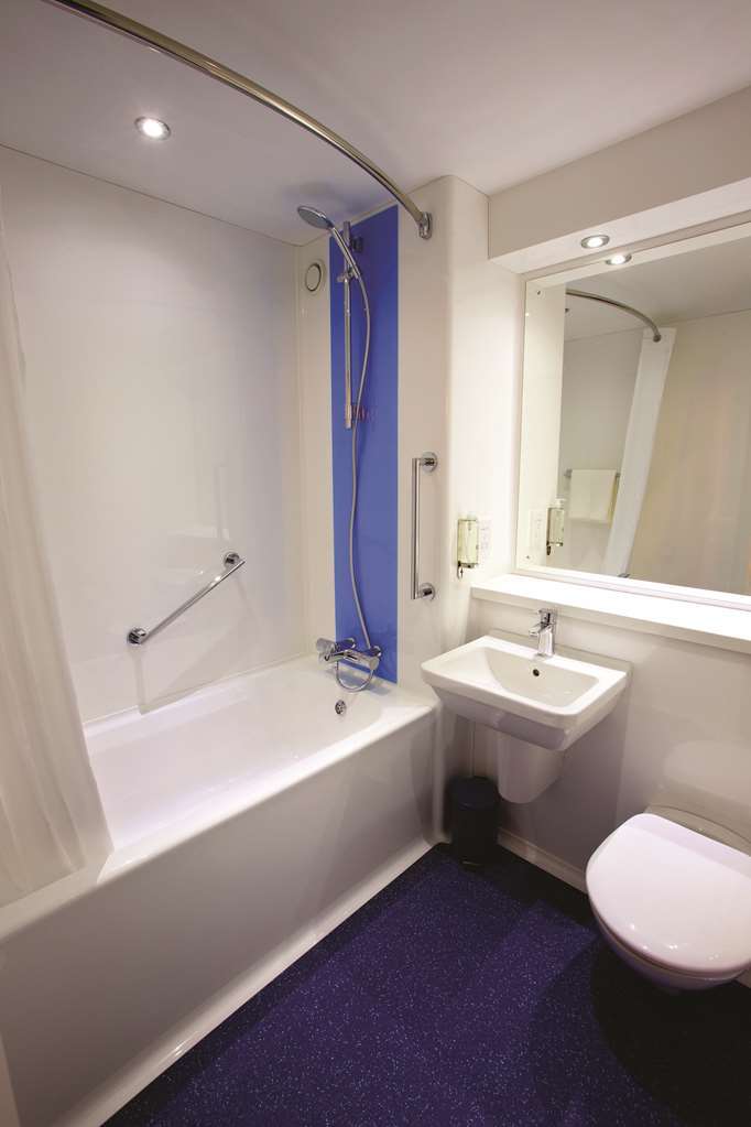 Travelodge Swansea Central Kamer foto